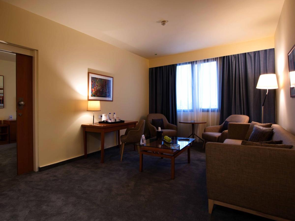ביירות Lancaster Tamar Hotel- Hadath מראה חיצוני תמונה