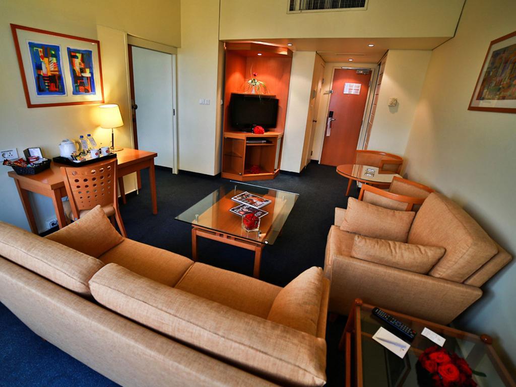 ביירות Lancaster Tamar Hotel- Hadath מראה חיצוני תמונה