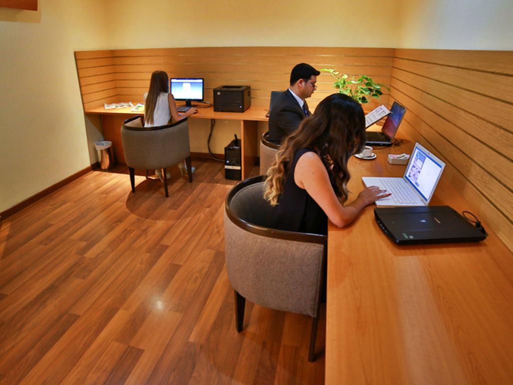 ביירות Lancaster Tamar Hotel- Hadath מראה חיצוני תמונה